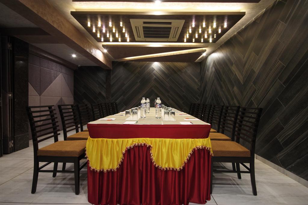 Hotel Bait Inn Ahmedabad Exterior photo